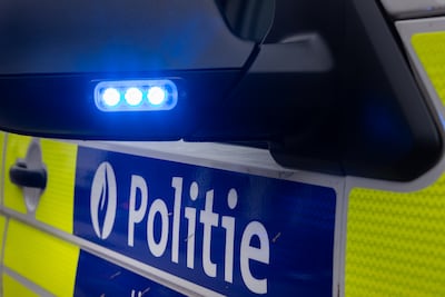 Zwaarbewapende agenten houden klopjacht op mogelijk gewapende man in Oostende: “Hij was kort voordien gevlucht na een ongeval”