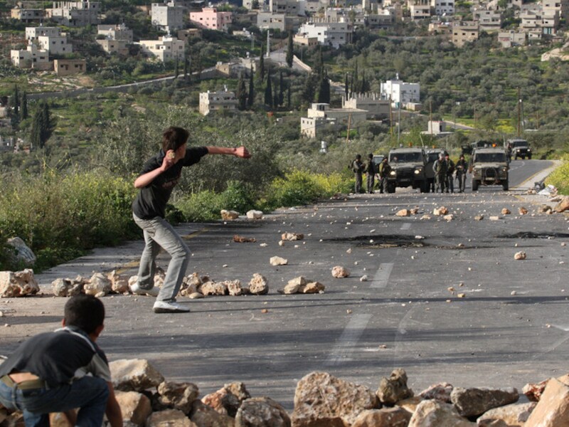 De moord op een joods gezin eerder deze maand nabij Awarta doet de spanning tussen Palestijnen en Israëli's opnieuw stijgen.
