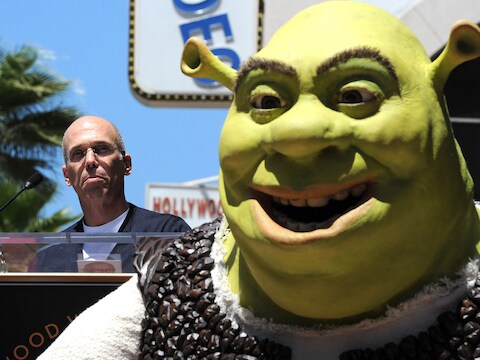 Jeffrey Katzenberg, CEO van DreamWorks Animation, met hun bekendste personage Shrek.