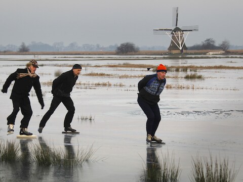 Op sommige plekken in Nederland is schaatsen op natuurijs al mogelijk.