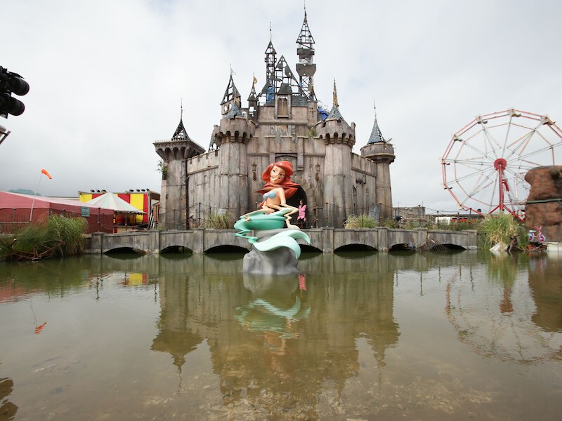 Dismaland in het Engelse badstadje Western-super-Mare.