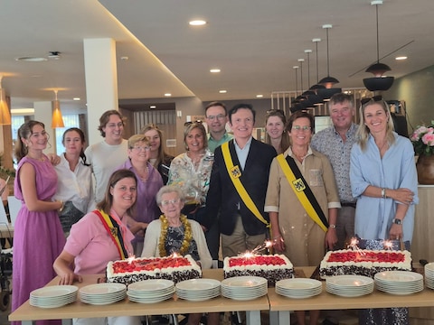 Maria Laevens mocht 103 kaarsjes uitblazen.