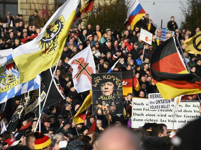 Betoging van anti-islambeweging Pegida eerder deze maand in Dresden. In die stad in Saksen werd Pegida opgericht, en dat imago van xenofobie zou de Duitse deelstaat op economische schade komen te staan.