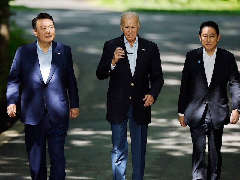 Yoon Suk Yeol, Joe Biden en Kishida Fumio in Camp David