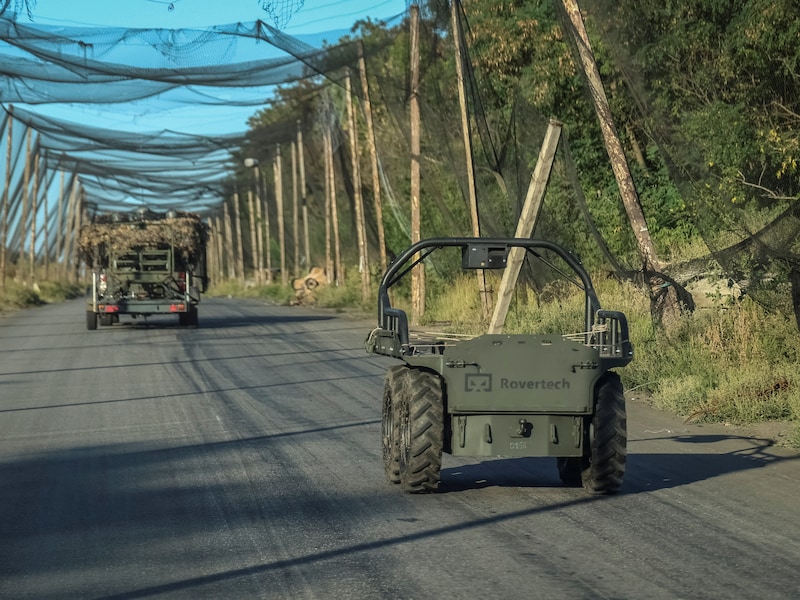 “Vijand was compleet verrast”: Oekraïense drones droppen kamikazerobots diep achter Russische linies