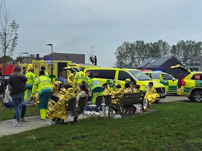 22 kinderen naar ziekenhuis na CO-vergiftiging in basisschool Nieuwkerken, volledige school ontruimd
