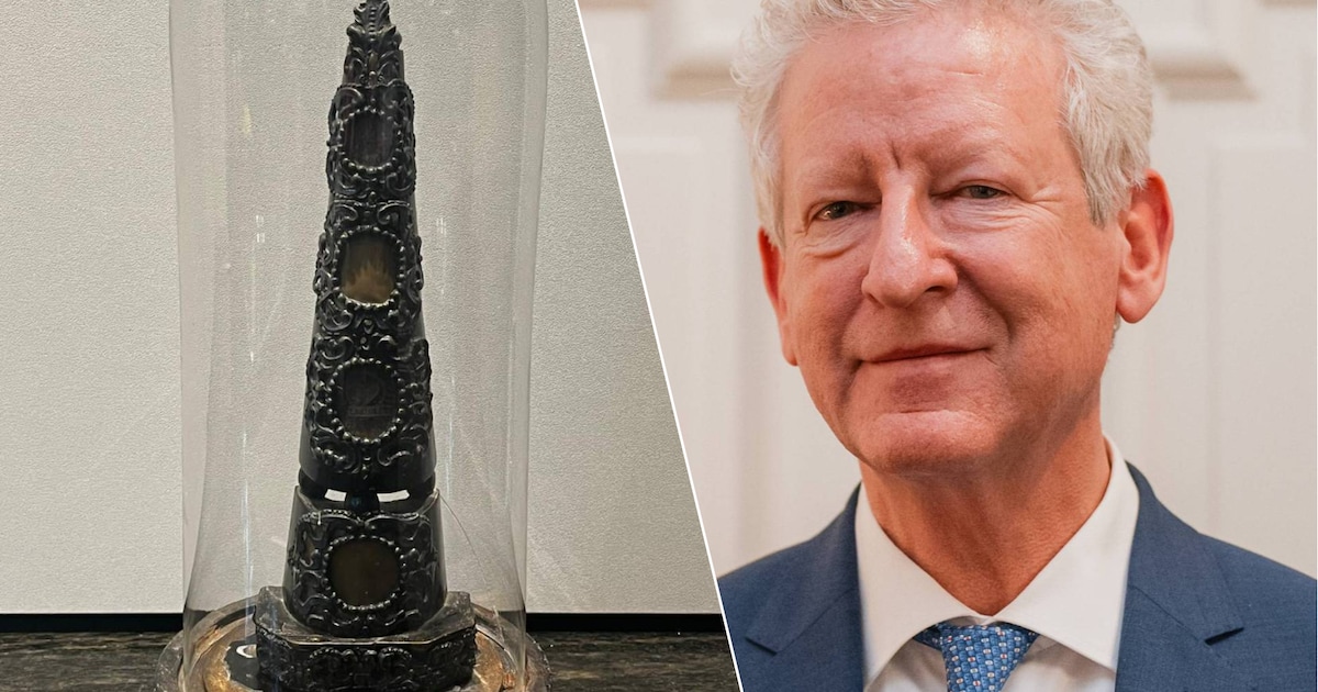 Oud-burgemeester Pieter De Crem schenkt een bijzonder relikwie aan de ...
