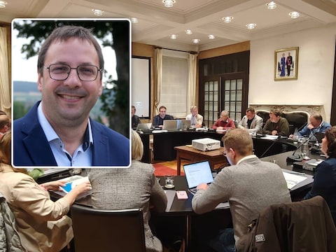 Gewezen directeur wil bemiddeling, maar blijft procederen: rechtbank oordeelt dat ontslag ‘niet onredelijk’ was