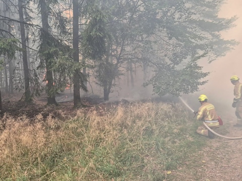 Hulpverleningszone Zuid-West Limburg deelt deze beelden van de brand in de Hoge Venen
