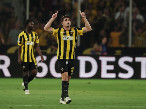 LIVE. Răzvan Marin (ex-Standard) zet AEK Athene met héérlijke vrije trap vroeg op rozen in Champions League-opener tegen LASK