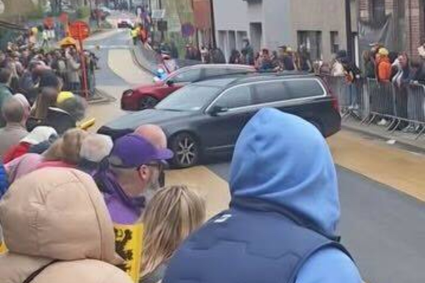 spookrijders-blokkeren-het-parcours-in-haaltert-van-de-ronde-van-vlaanderen