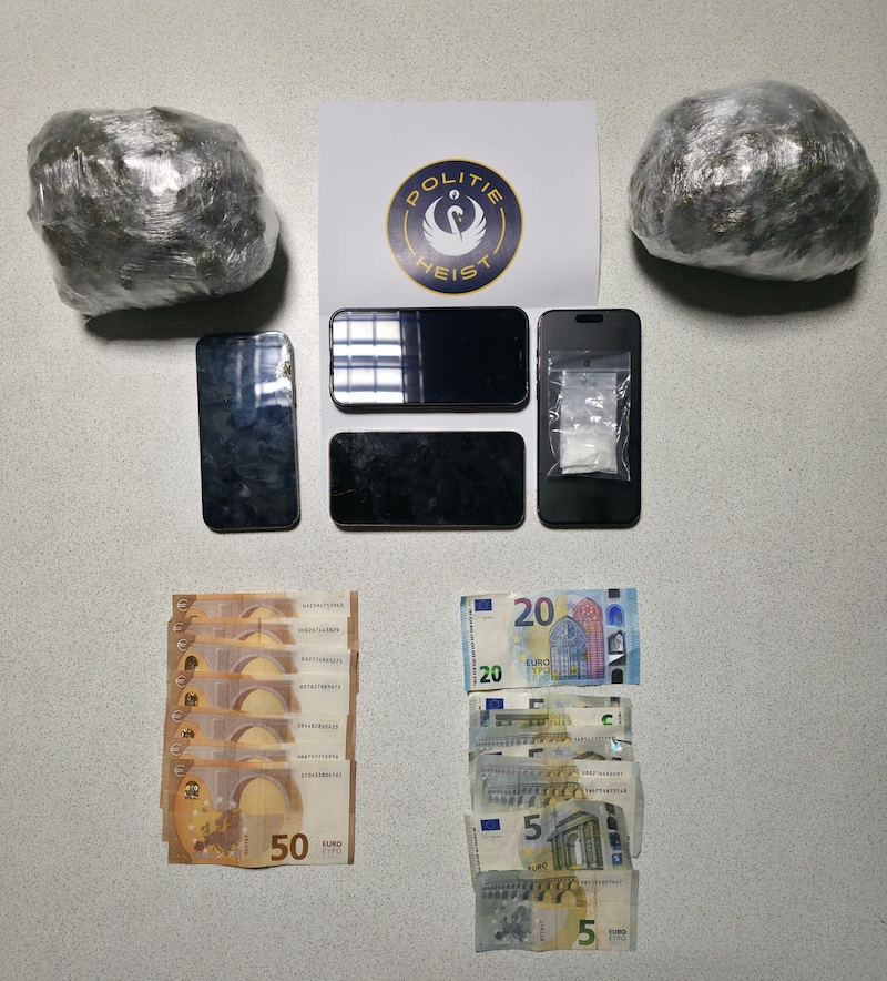 Politie neemt bij een gerichte controle in Heist-op-den-Berg 400 gram ...