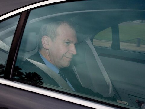 Yves Leterme bij zijn aankomst op het koninklijk paleis.