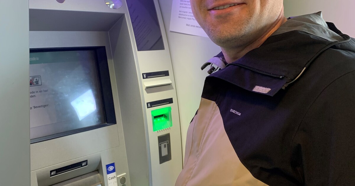 Nog steeds geen geldautomaat in Zelzate-West, en dus trekken inwoners ...