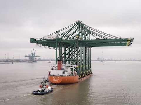 Eerder dit jaar meerden vijf enorme containerkranen aan aan de Europa Terminal van PSA Antwerp.