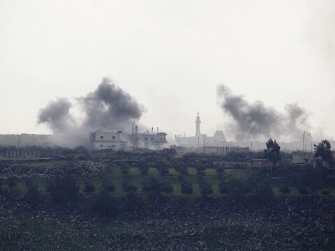 De blauwhelmen zouden pas worden vrijgelaten als het Syrische regeringsleger zich heeft teruggetrokken uit het dorp Jamla.