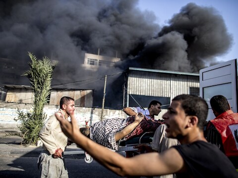 Bij een luchtaanval op een markt in de buurt Shejaiya in Gaza-stad vielen 15 doden en 150 gewonden.