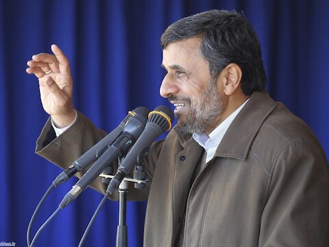 De VS reageerden al afkeurend op het bezoek van de Iraanse president Ahmadinejad aan hun 'achtertuin'.