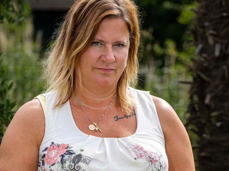 Debby De Croes was niet voorbereid op al het papierwerk van haar overleden vader en oma.