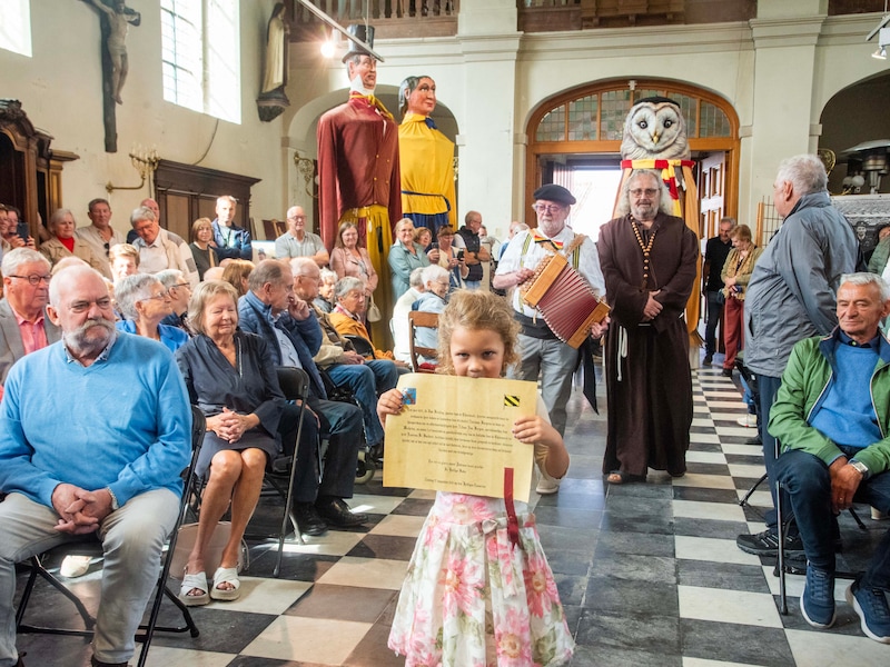 Reus Gerard treedt toe tot Vlaamse Reuzenfamilie: “Nonkel Gerard zou dit een hele eer hebben gevonden”