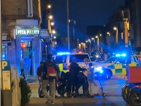 Een stepper werd donderdagavond naar het ziekenhuis gebracht na een botsing met een bromfietser op de Sint-Bernardsesteenweg in Antwerpen. De omstandigheden van het ongeval worden onderzocht.