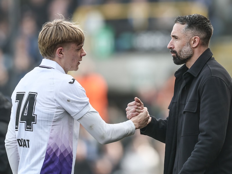 “Die verwijten motiveren mij alleen maar”: hoe onverstoorbare Nathan De Cat (17) Anderlecht bij de hand neemt