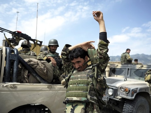 Afghaanse soldaten maken zich klaar voor hun training.