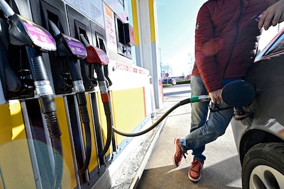 Noorse oliegoeroe denkt dat prijsstijging tijdelijk is: “Houd rekening met onvermijdelijke terugval naar 60 dollar per vat”