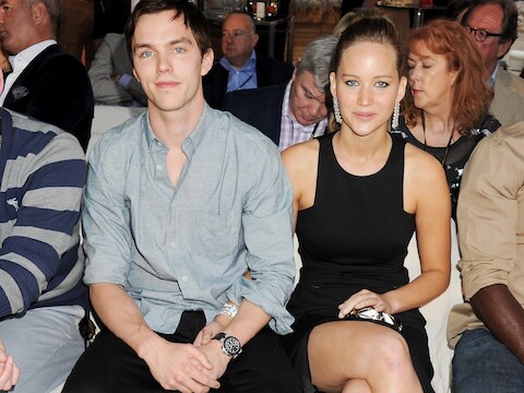 Jennifer Lawrence en Nicholas Hoult in mei 2012.