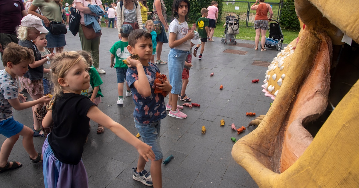 Kauwgombellen, yoga en een bruine beer: familie­festival Ola!Peloezza viert 15de editie in De Warand
