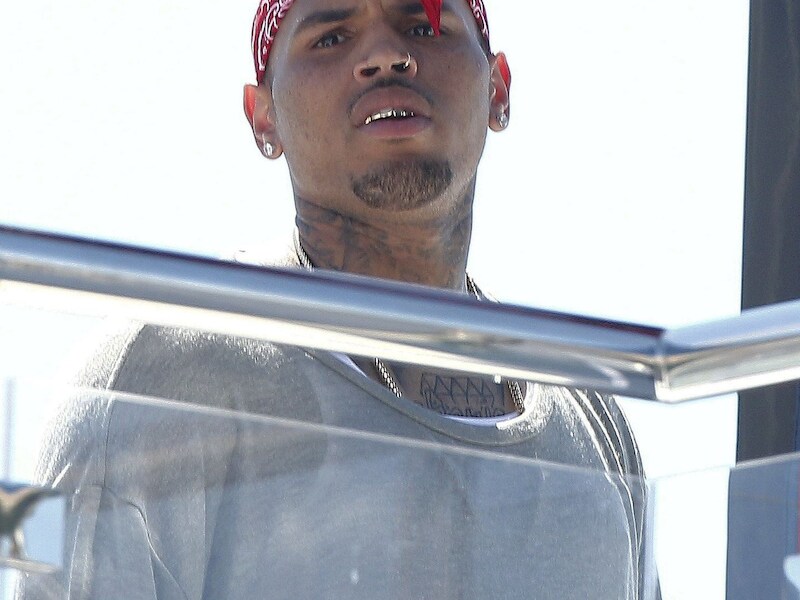 Chris Brown op zijn jacht in St. Tropez.