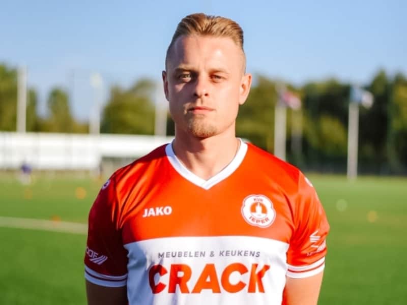 Sibert Himpe (KVK Ieper) na een jaar revalideren: “Eindelijk voel ik me opnieuw een voetballer”