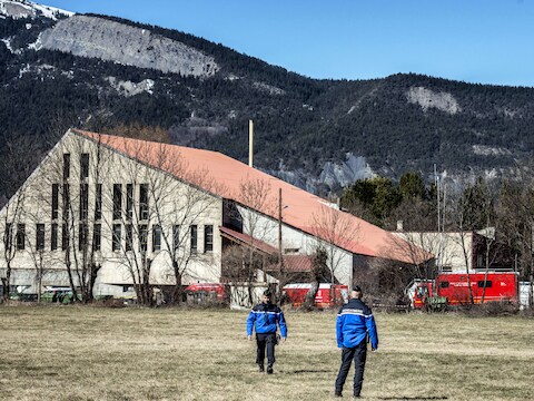 In Seyne-les-Alpes werd een rouwkapel ingericht voor de familieleden. Hier worden ook dna-stalen genomen.