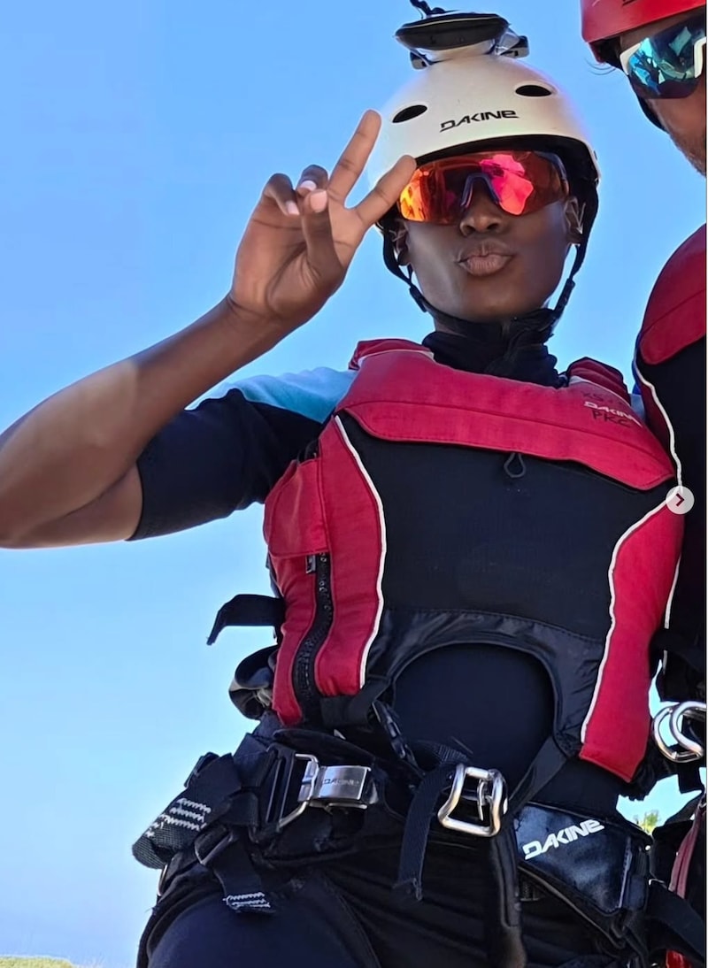 Op deze foto die Hasselbank eerder deelde lijkt Schoenaerts aan haar zijde te staan.