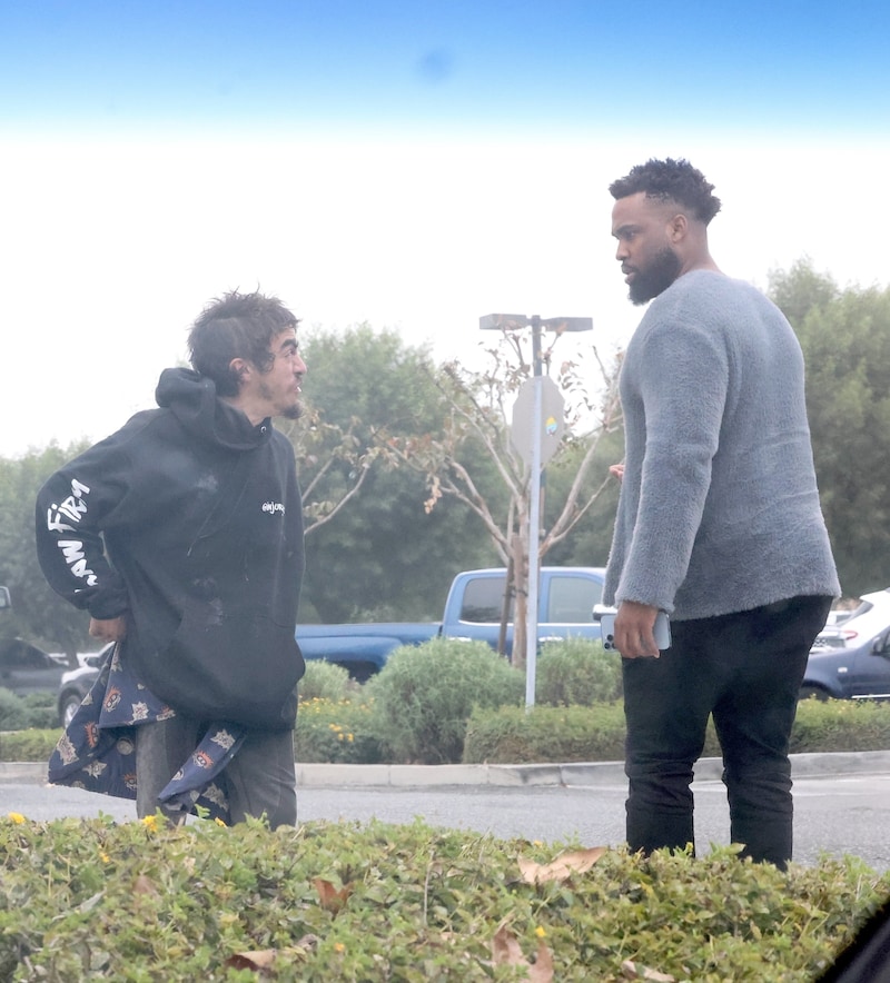  Tylor Chase met Daniel Curtis Lee. 