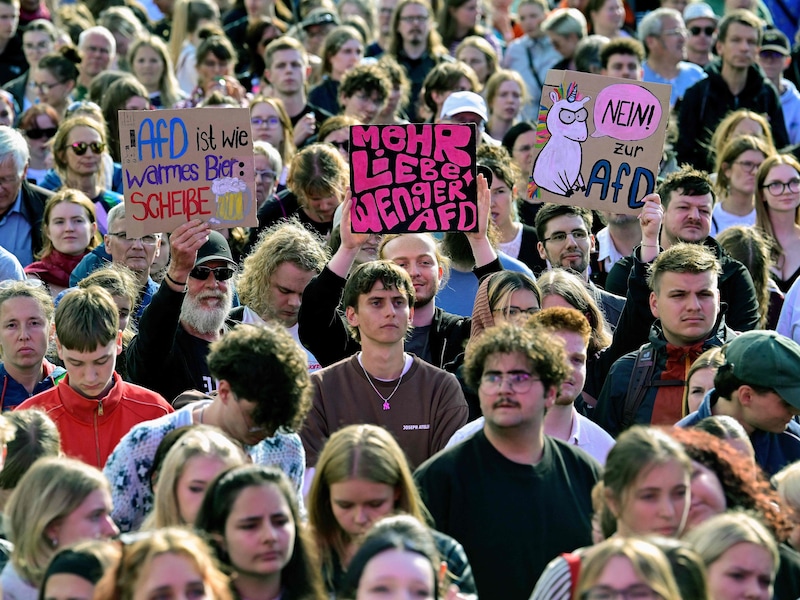 Duizenden demonstreren voor meer democratie aan vooravond van Duitse deelstaatverkiezingen