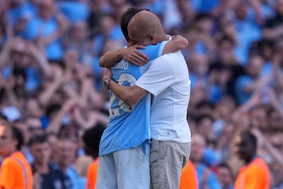 Guardiola houdt het niet droog bij vervanging Silva, Tottenham virtueel gered