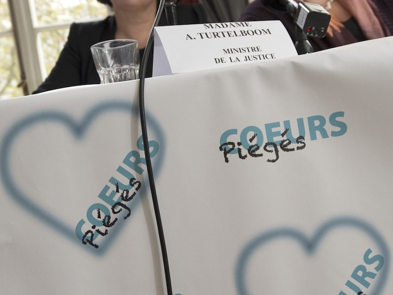 Minister van Justitie Annemie Turtelboom (L) en staatssecreatis voor Asiel en Migratie Maggie De Block.