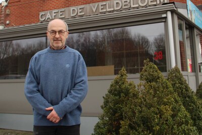 https://images.hln.be/OGZmM2VhZTY3MTE0YjVjZDBmMTMvZGlvLzI3MDQ3NTgyOS9maXQtd2lkdGgvNDAw/patrick-stevens-stopt-met-cafe-de-veldbloem-en-trekt-naar-het-buitenland