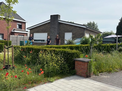 Man overleden in Sleidinge, sporenonderzoek in woning van 70-jarige vrouw: “Er werd wel vaker stevig gedronken en er waren discussies”