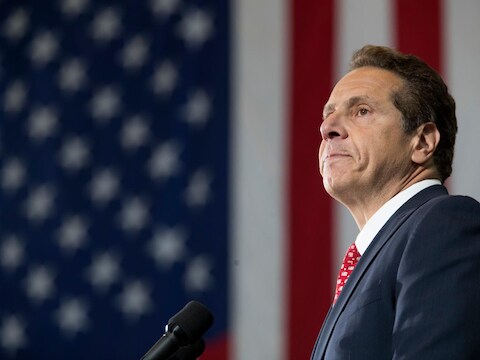 Andrew Cuomo, gouverneur van New York, verleent gratie aan een illegale immigrant die geholpen heeft na 9/11.
