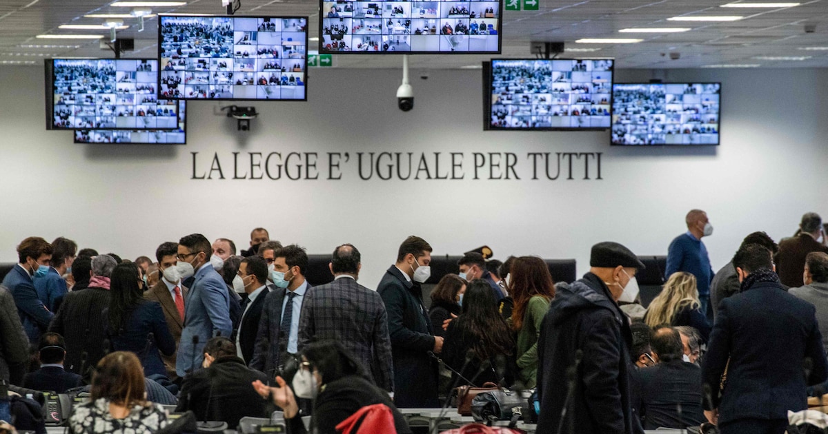 Monster met drie koppen: maffiaclans in Italië gingen zowaar coalitie aan, al zeker 62 maffialeden v