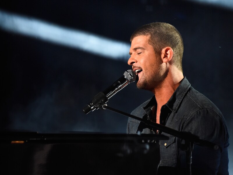 Robin Thicke tijdens de BET Awards in Los Angeles.