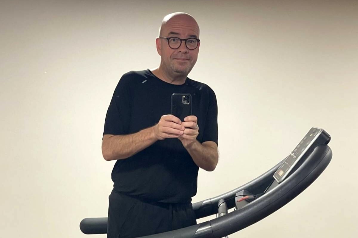 Sven Ornelis viert bijzondere mijlpaal: “500 dagen geleden besloot ik  overgewicht aan te pakken” | BV | HLN.be