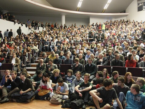 Archiefbeeld. Studenten in een Leuvens auditorium.