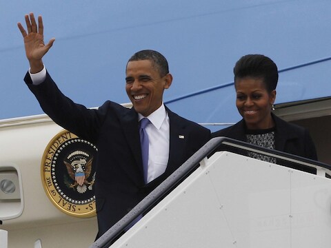 VS-president Barack Obama en first lady Michelle zetten voet op Ierse bodem.