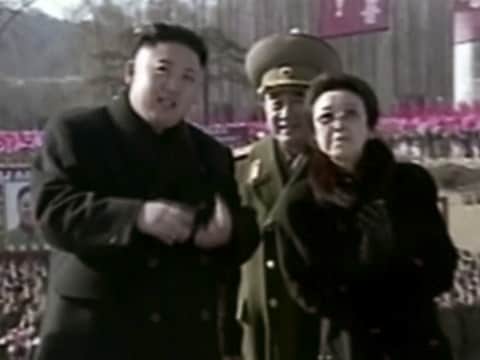 Kim Jong Un met Tante Kim Kyong-hui en zijn omgebrachte oom Jang Song-theak