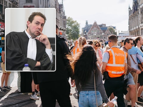 De verdachte van de steekpartij op de Gentse Feesten wordt bijgestaan door advocaat Bram Van Acker (inzet).