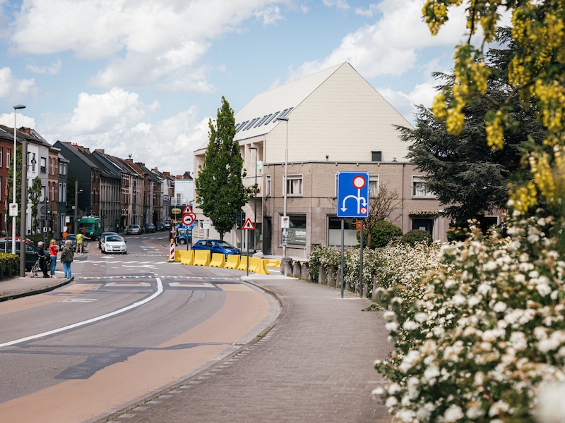 De Stad Gent vernieuwt de twee bushaltes in de Gentbruggestraat.