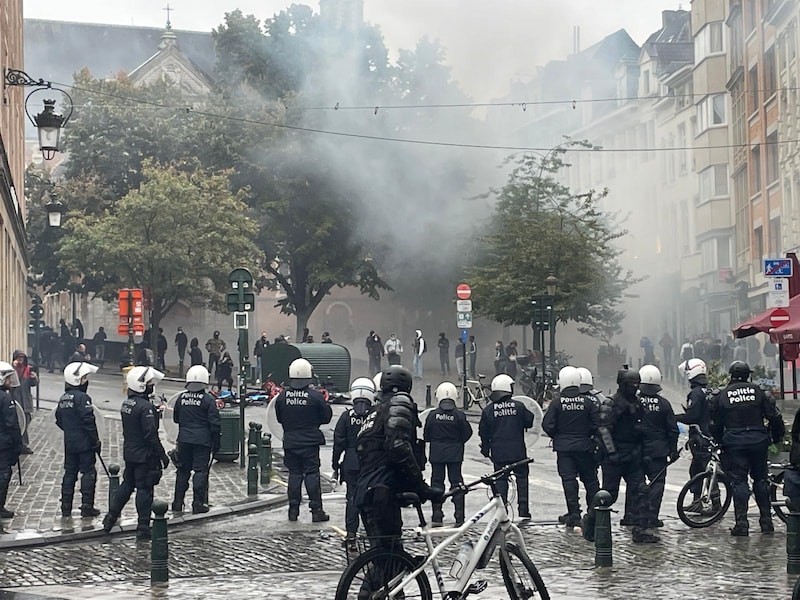 Politie zet traangas in tijdens betoging in Brussel